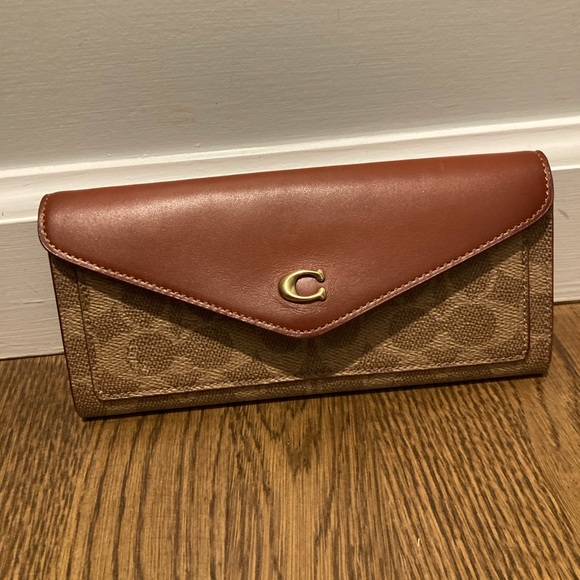 COPY - Coach WYN Wallet - Picture 2 of 3